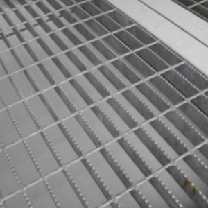 10ft Open Mesh Floor Bunded Store